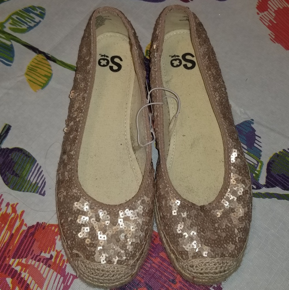 NEW Womens So Lexie Blush Flat Slip Ons - Picture 1 of 5